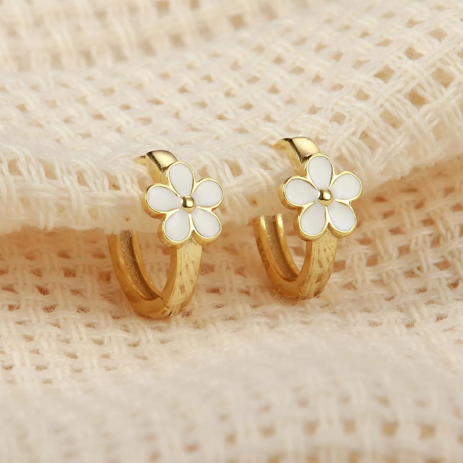 MILACOLATO 925 Sterling Silver Small Hoop Earrings Toddler 18K Gold Plated Huggie Hoop Earrings Daisy Flower Hoop Earrings for Women Hypoallergenic Earrings for Sensitive Ears